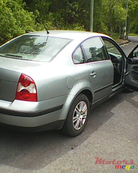 2006' Volkswagen Passat photo #3