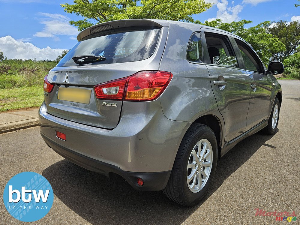 2014' Mitsubishi ASX photo #4