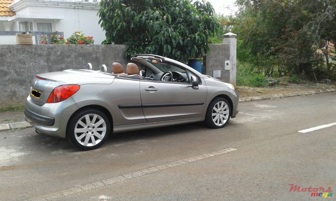 2010' Peugeot 207 photo #3