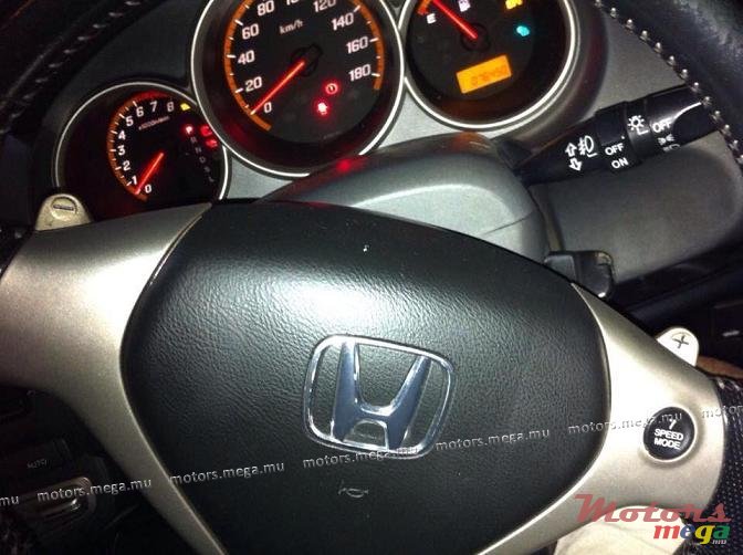 2004' Honda Fit RS photo #5