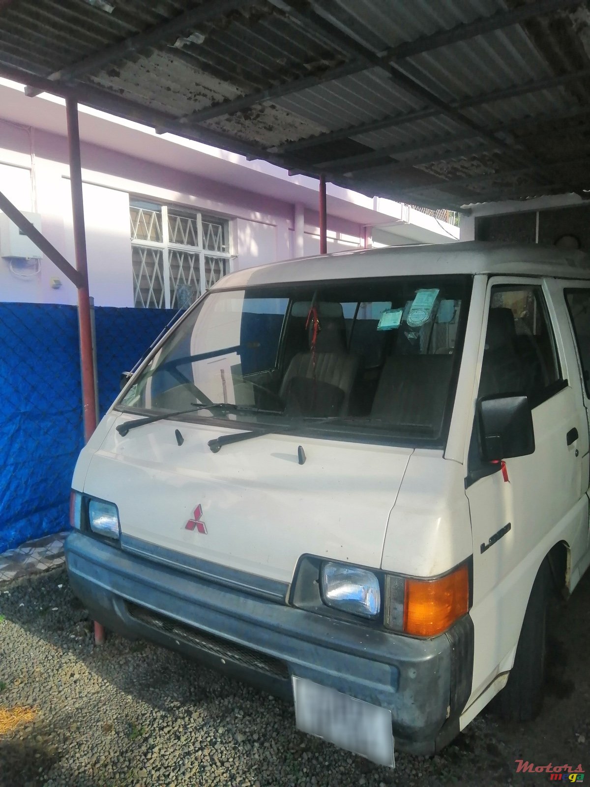 2004' Mitsubishi photo #6