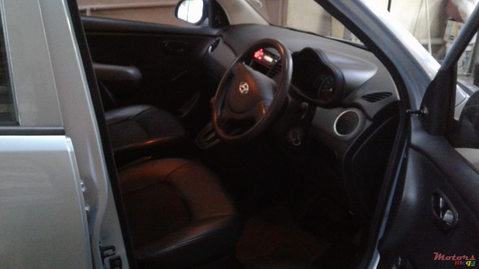 2012' Hyundai i10 photo #2