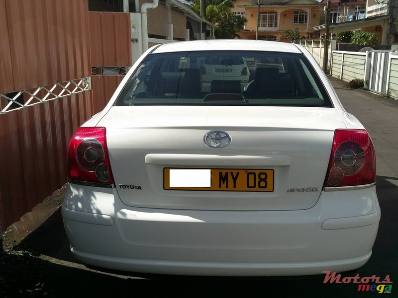 2008' Toyota Avensis photo #4