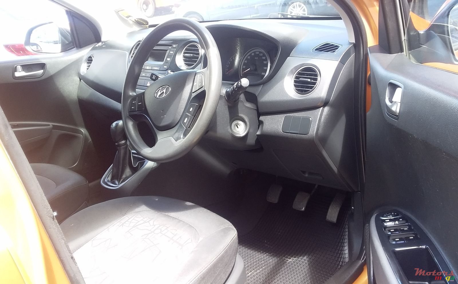 2015' Hyundai Grand i10 photo #3