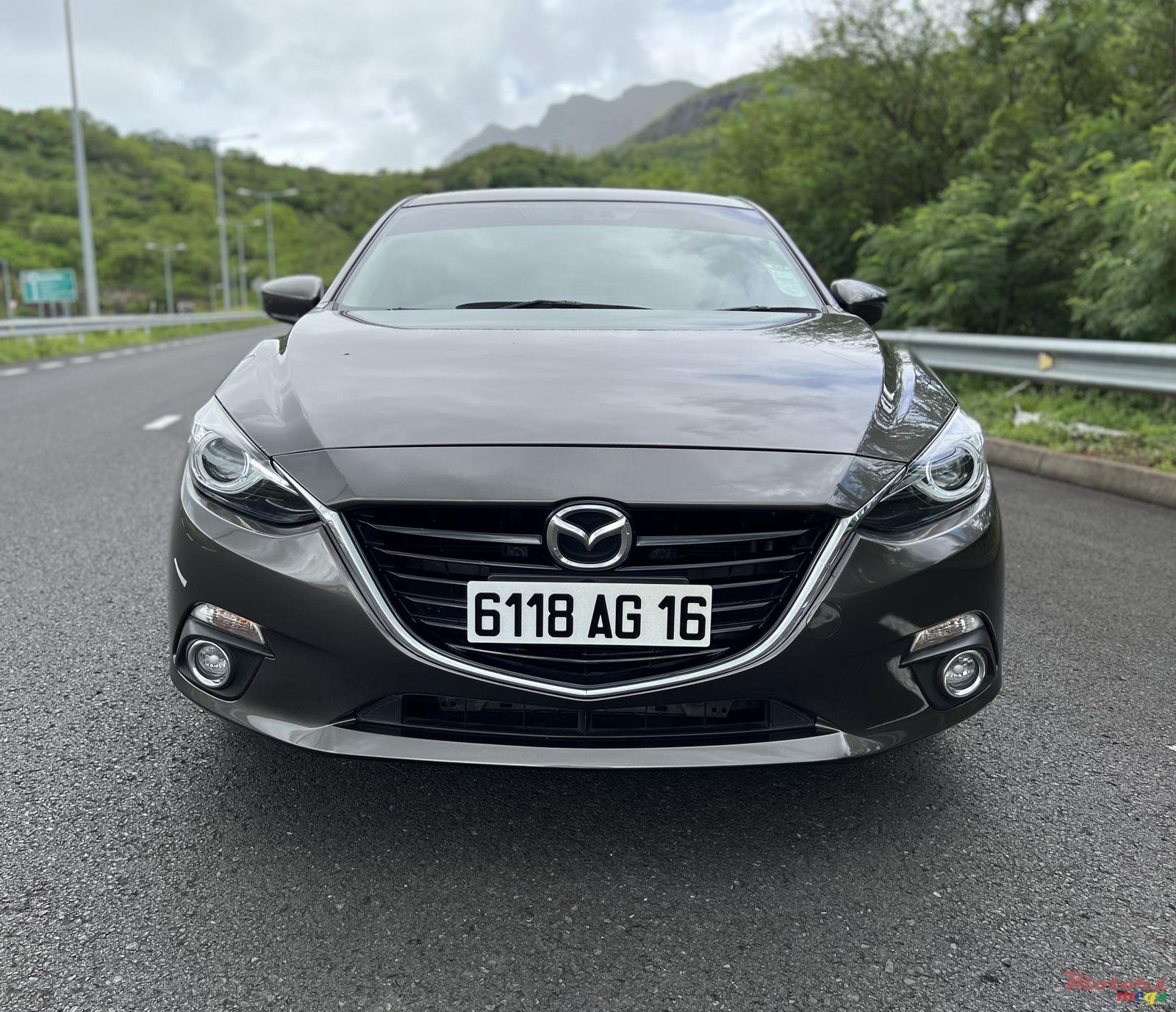 2016' Mazda 3 photo #1