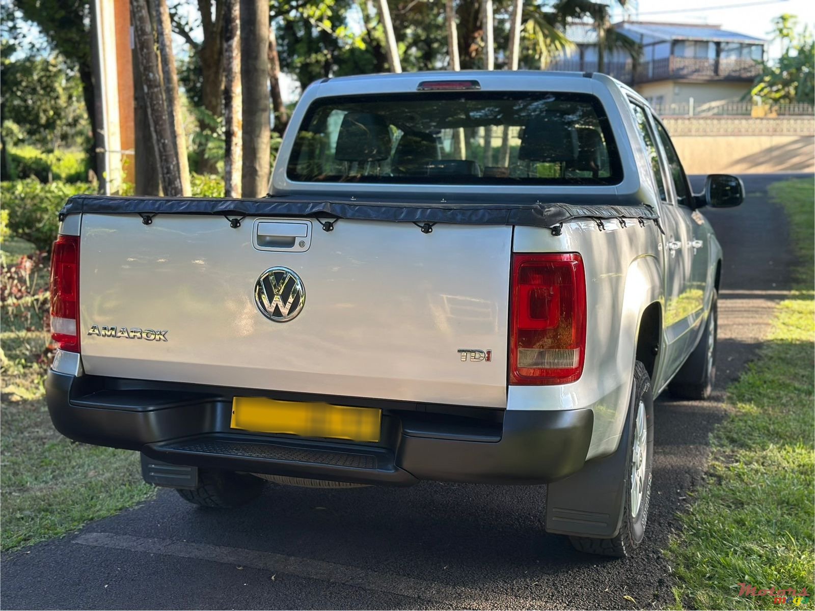 2017' Volkswagen Amarok 2x4 photo #4