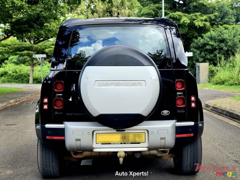 2021' Land Rover Defender photo #4