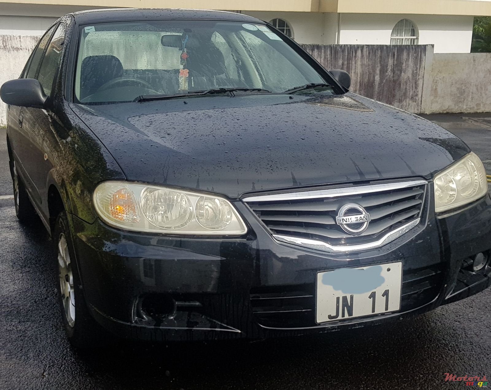 2011' Nissan Sunny photo #4