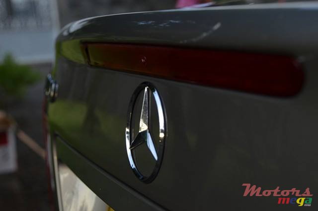 2003' Mercedes-Benz 220 photo #1