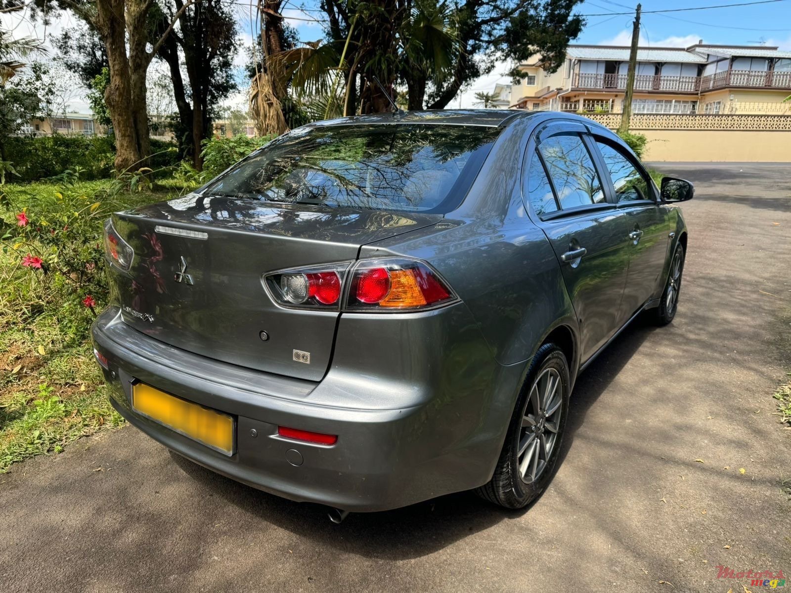 2017' Mitsubishi Lancer Ex photo #5