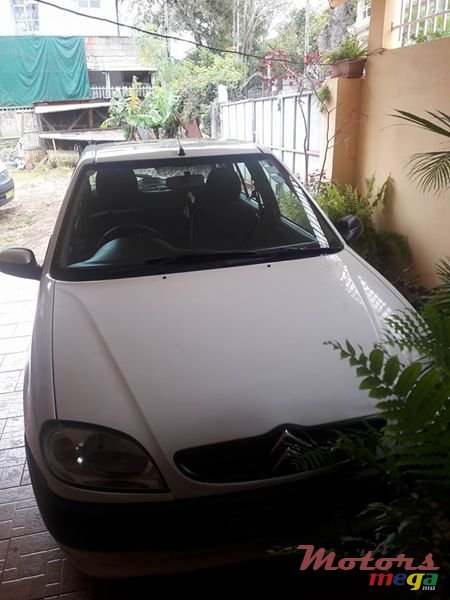 2000' Citroen Saxo photo #1