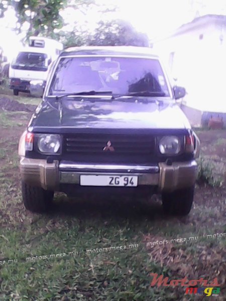 1994' Mitsubishi Pajero photo #3