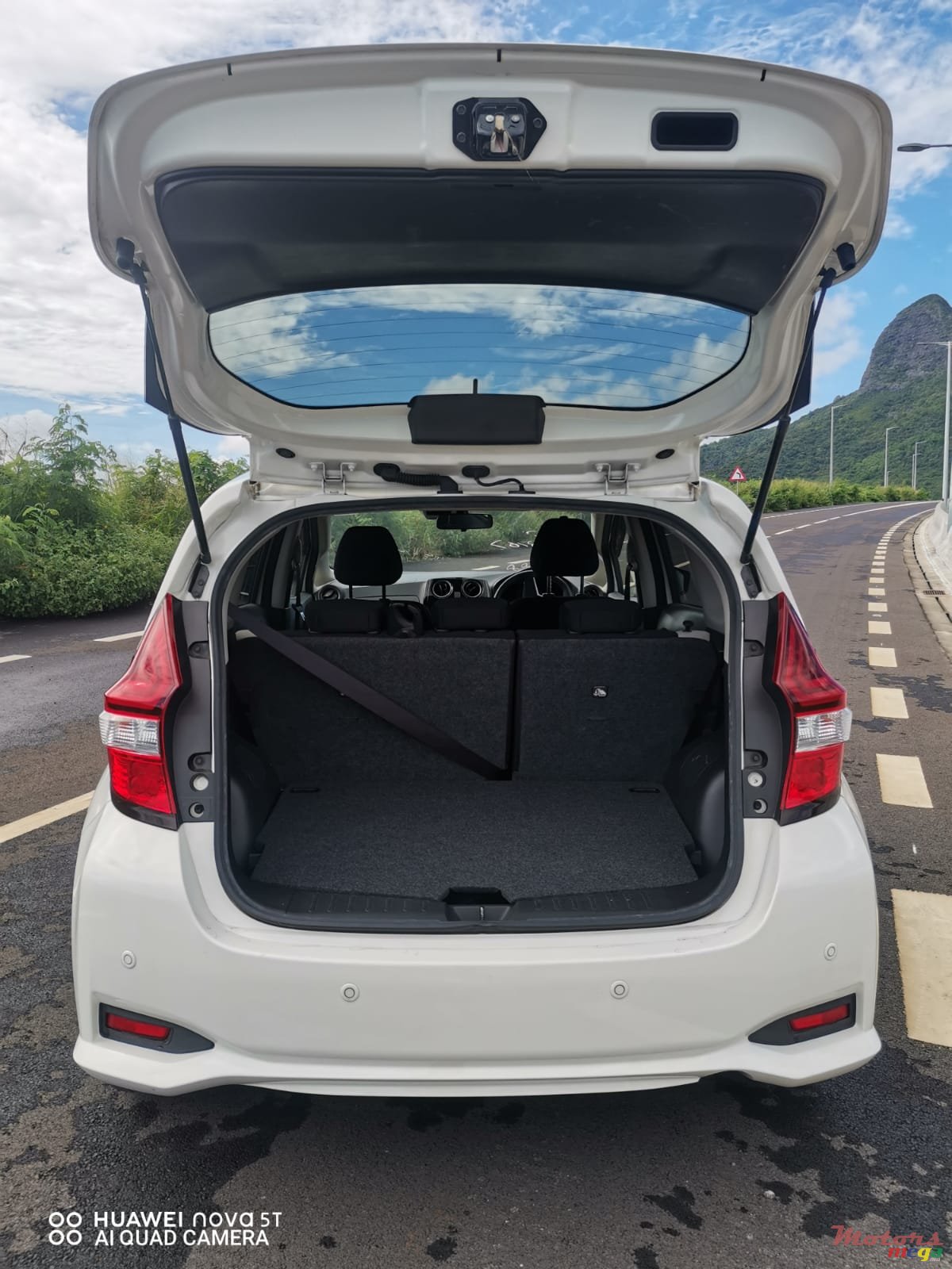 2019' Nissan Note E-power photo #5