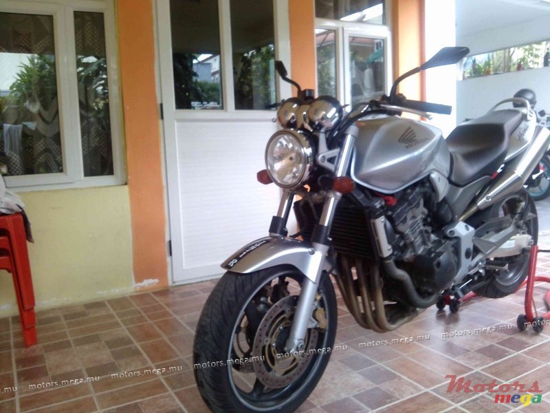 2006' Honda Hornet 900 photo #3