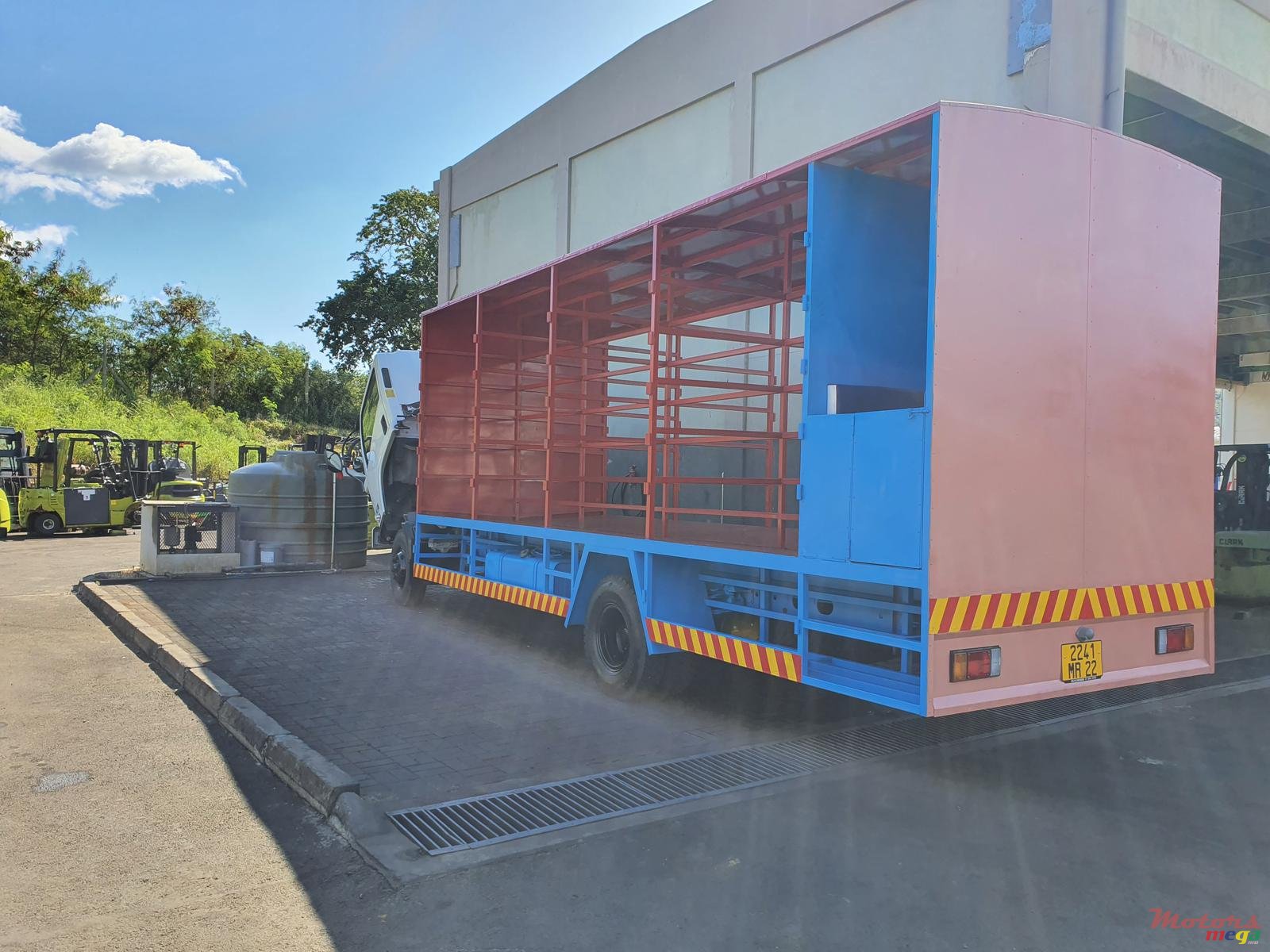 2022' Isuzu FRR photo #1