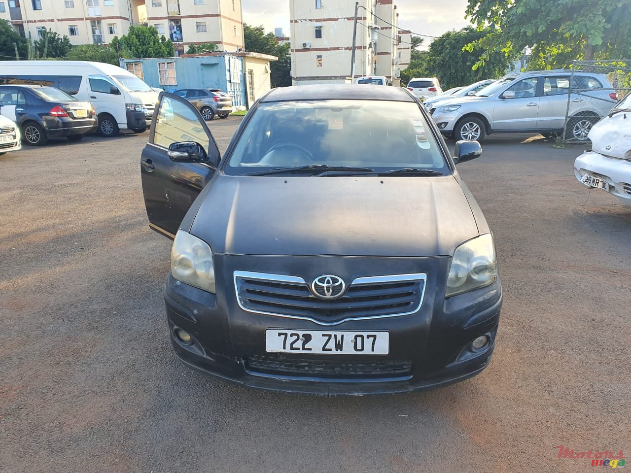 2007' Toyota Avensis photo #2