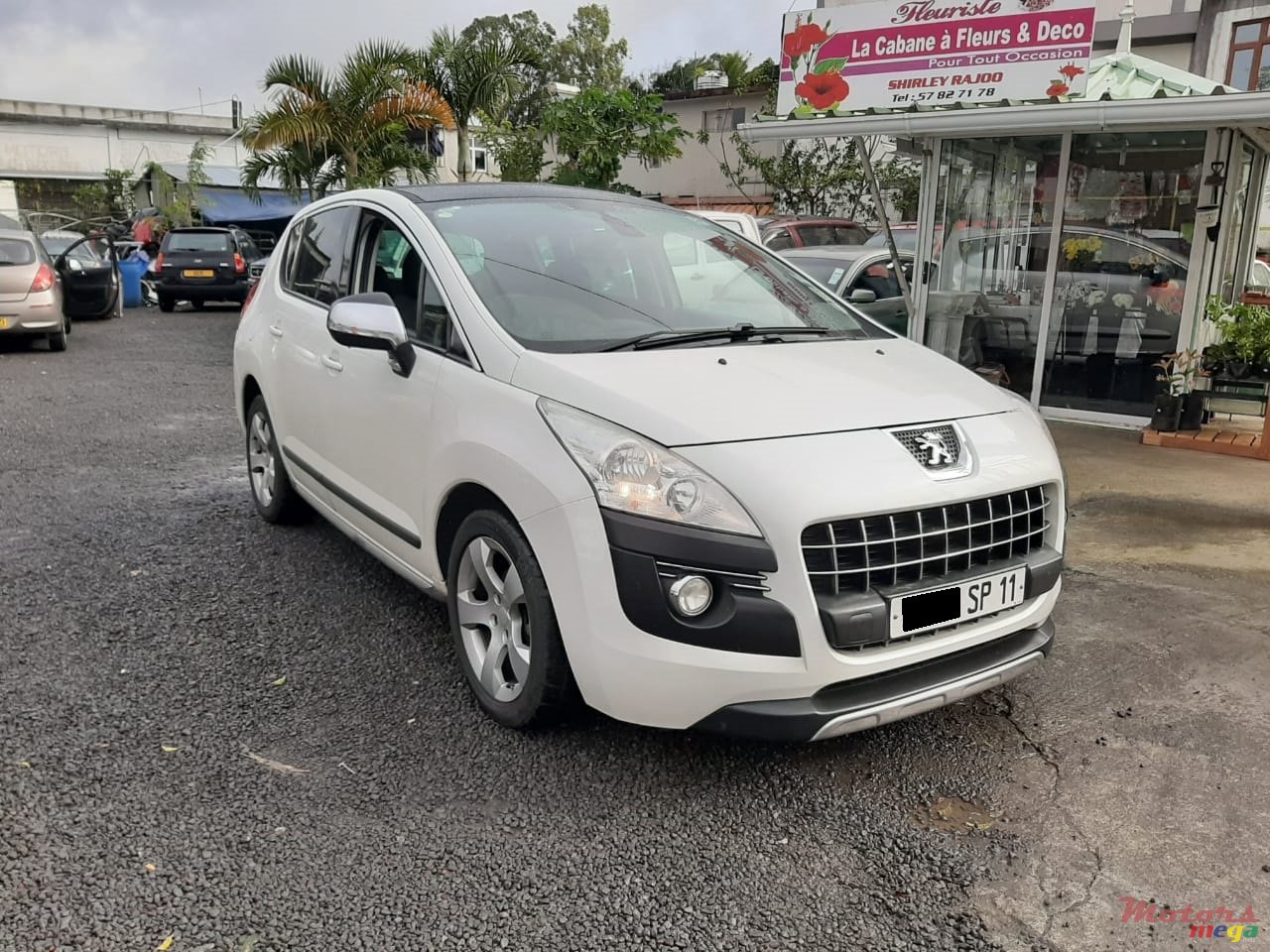 2011' Peugeot 3008 photo #1