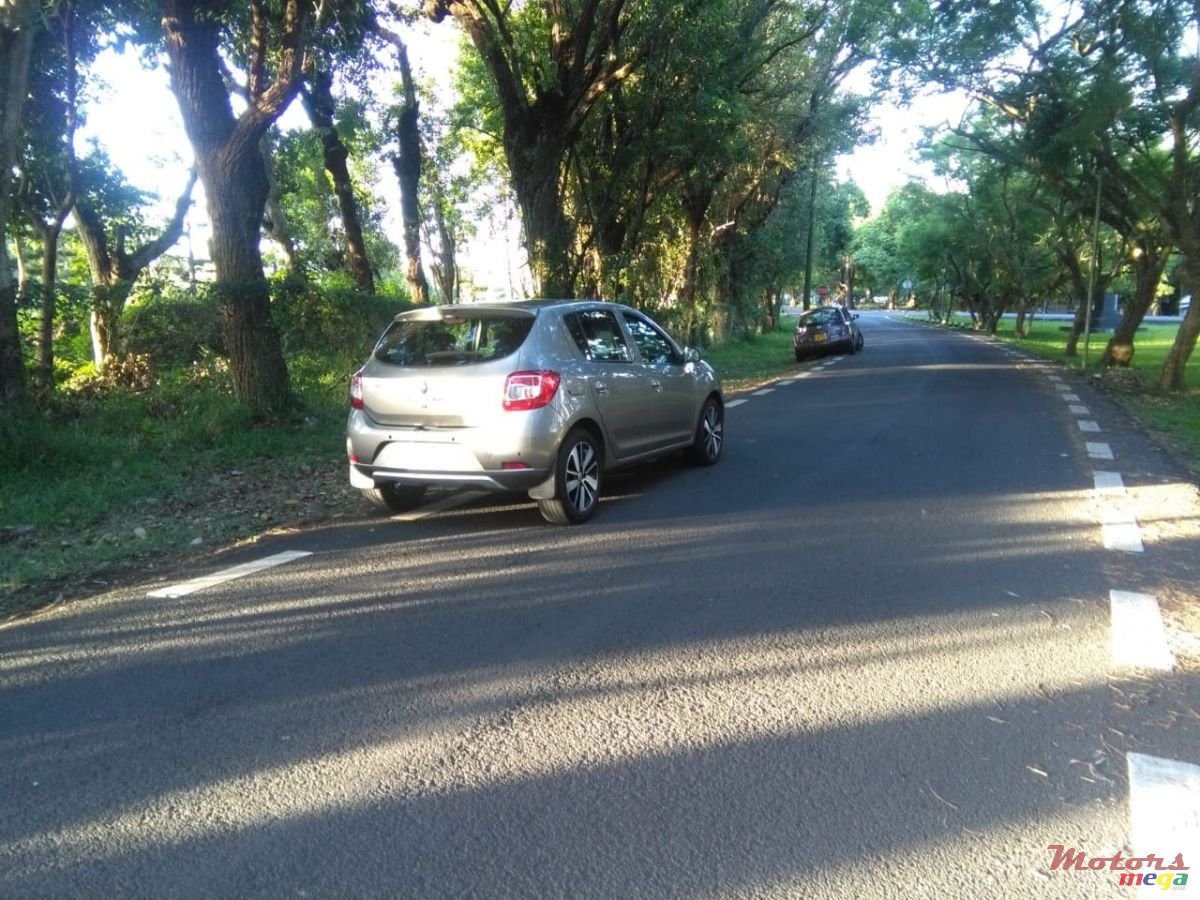 2016' Renault Sandero photo #4