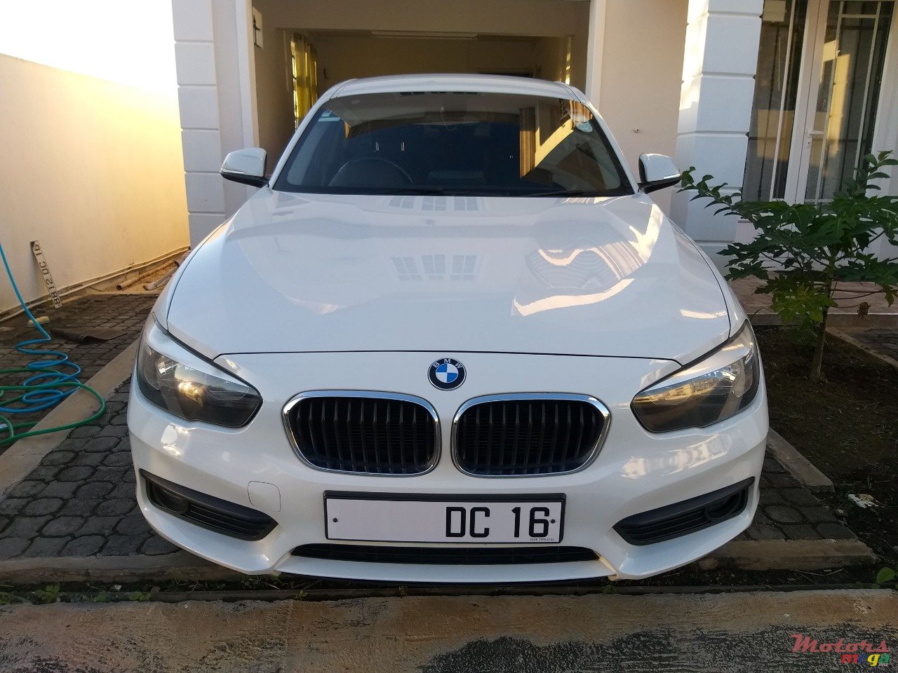2016' BMW 118 I photo #1