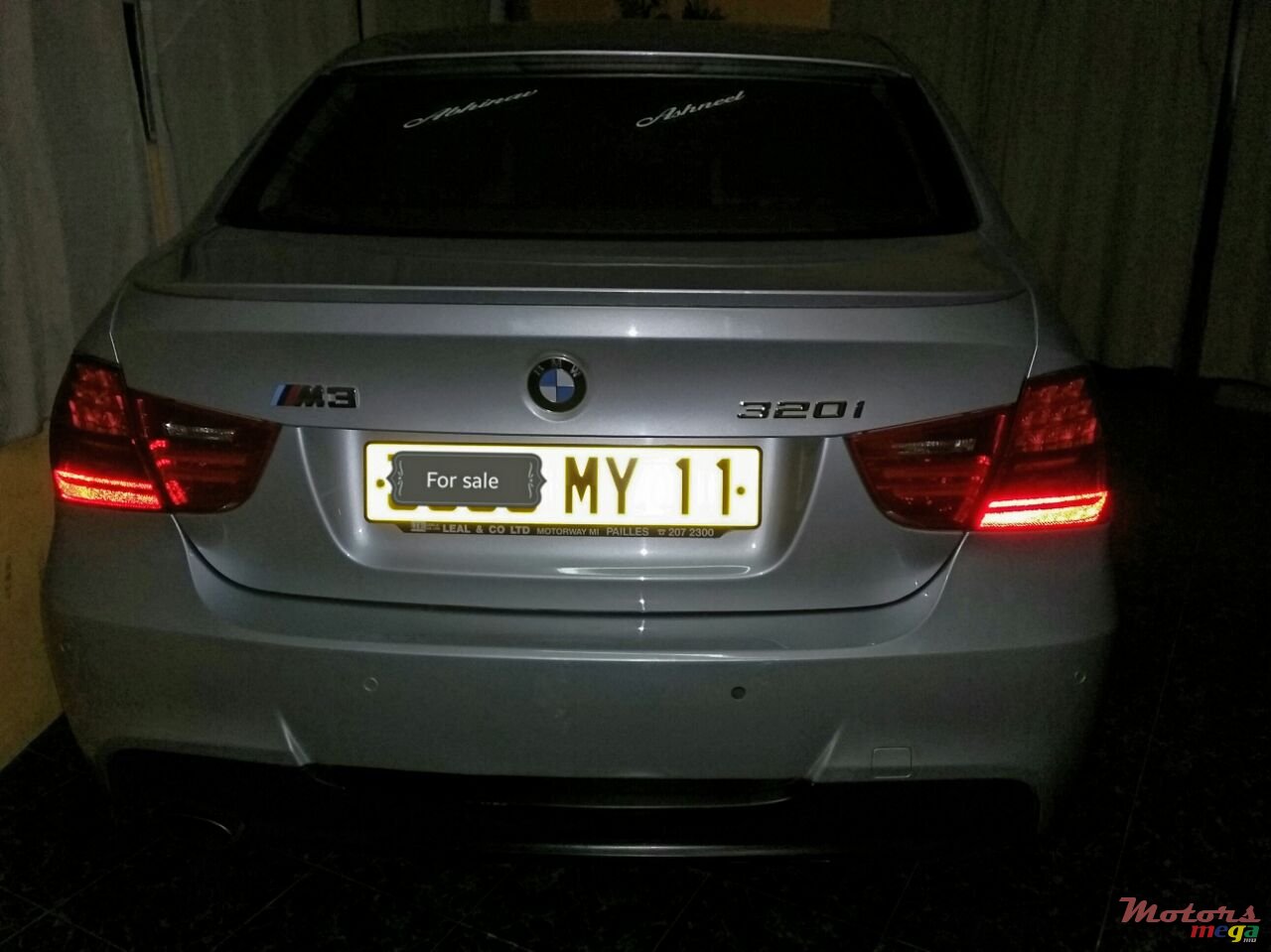 2011' BMW M3 320i photo #1