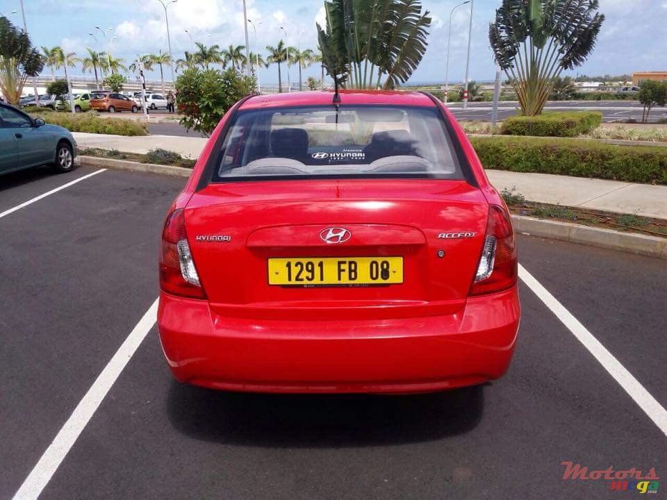 2008' Hyundai Accent photo #3