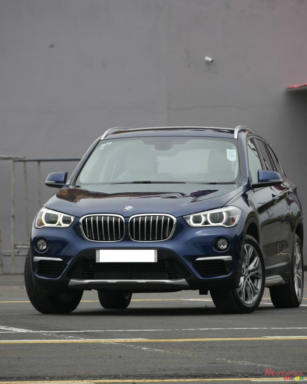 2017' BMW X1 sDrive18i X-Line photo #2