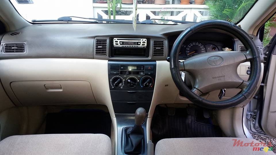 2004' Toyota Corolla GLI photo #5