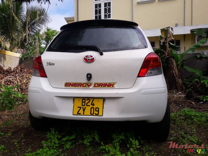 2009' Toyota Vitz Full options photo #2