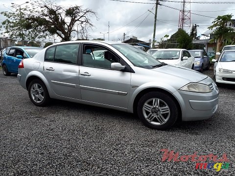 2005' Renault Megane photo #3