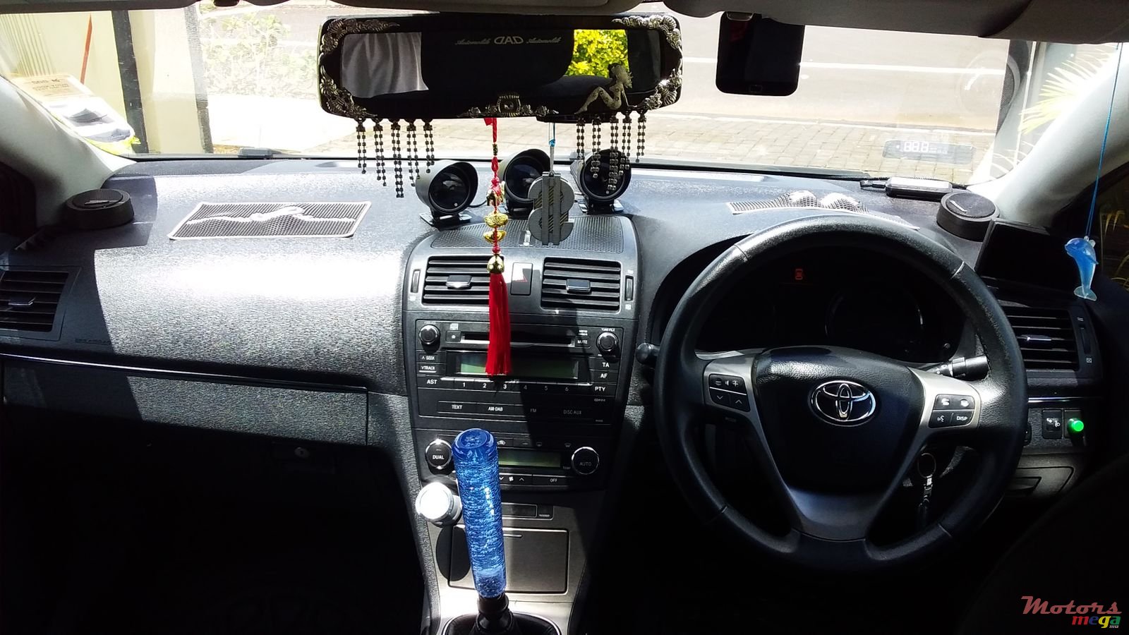 2010' Toyota Avensis photo #3