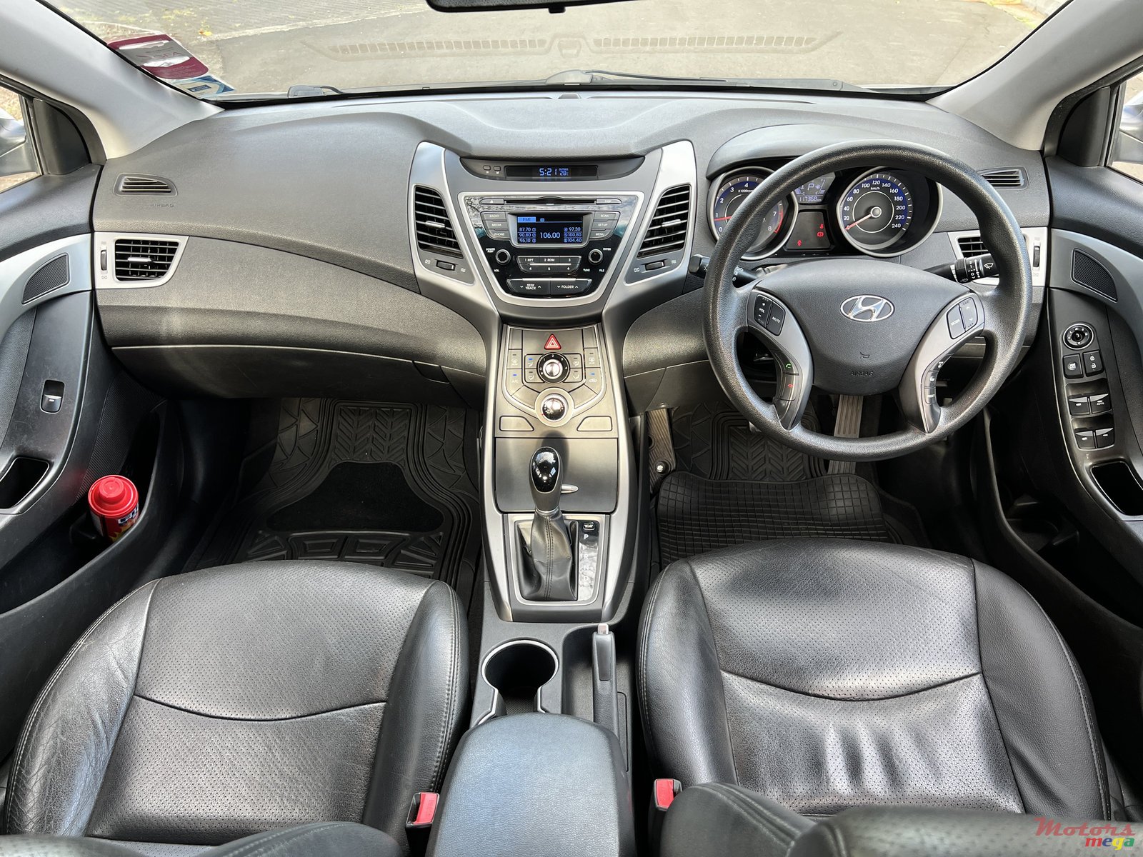 2015' Hyundai Elantra photo #5