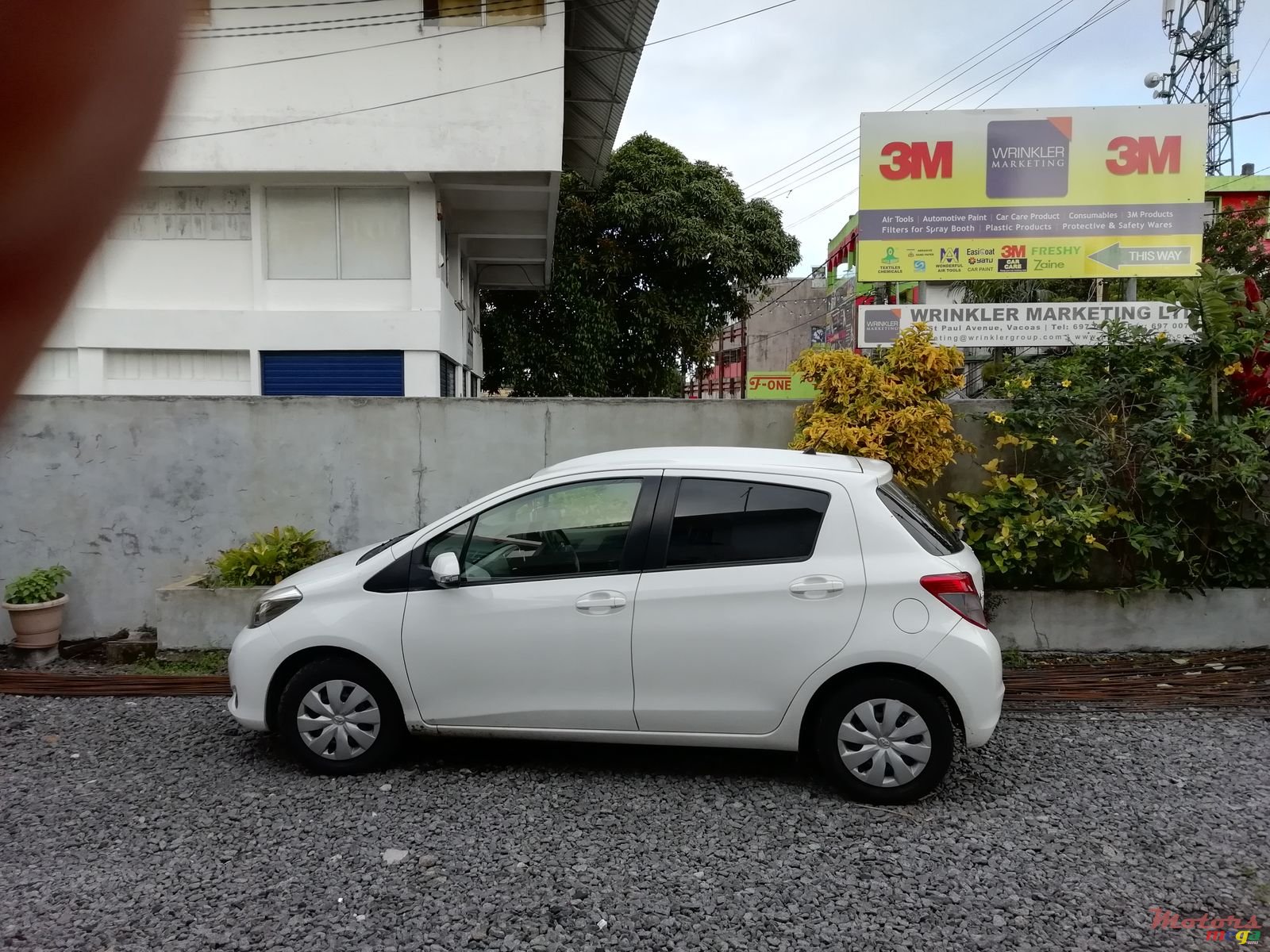 2014' Toyota Vitz photo #1