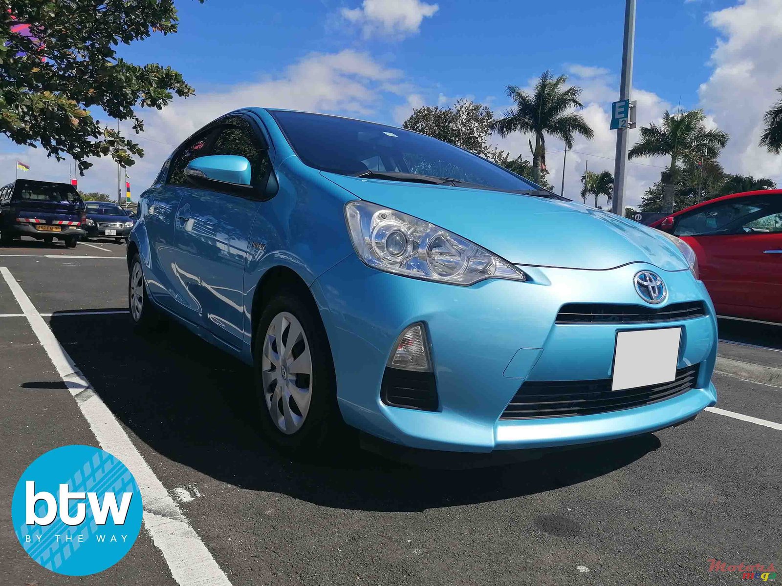 2014' Toyota Aqua Hybtride photo #1