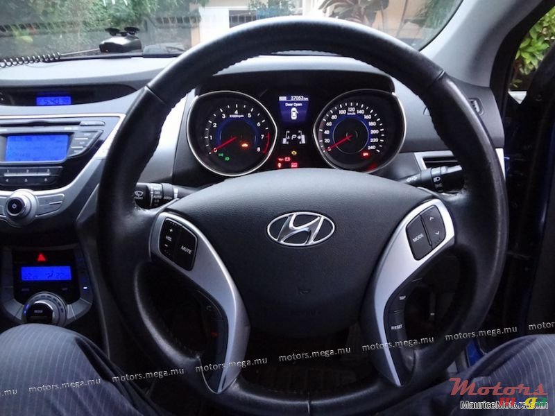 2012' Hyundai Elantra photo #6