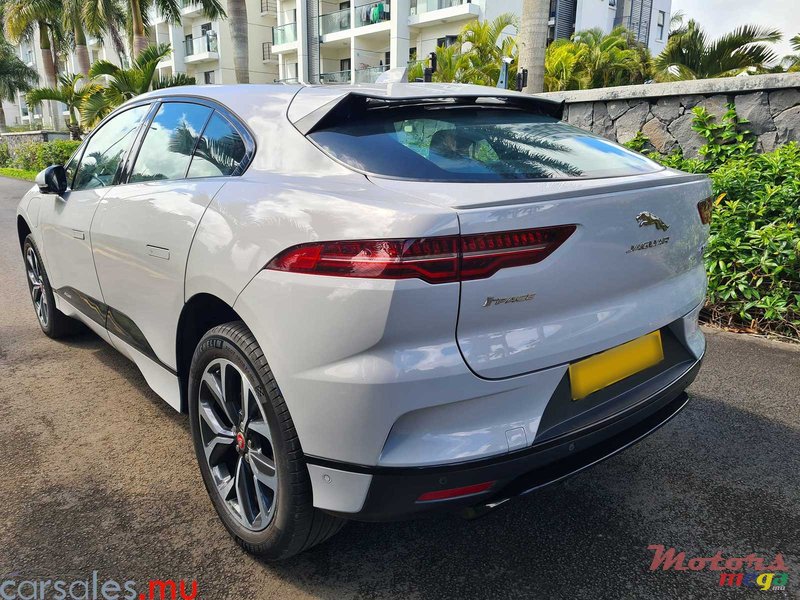 2019' Jaguar I-Pace EV400 SE AWD photo #3