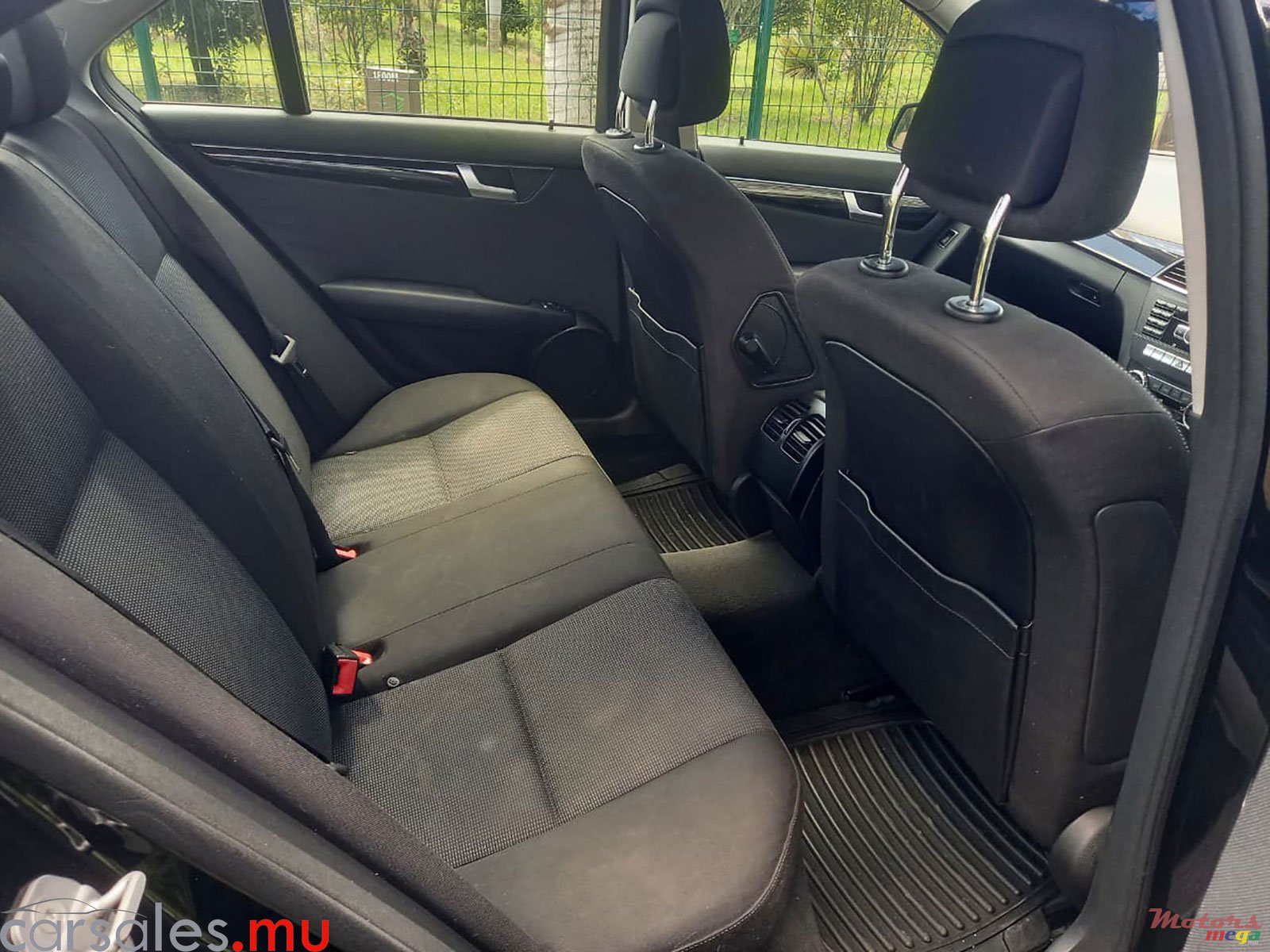 2012' Mercedes-Benz C 180 Kompressor 1.6 photo #5