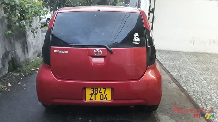 2004' Toyota Land Cruiser photo #3