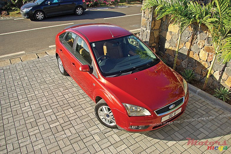 2008' Ford Focus Focus II Ghia 1.6 photo #1
