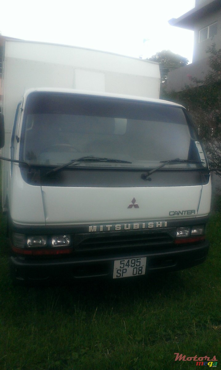 2008' Mitsubishi truck photo #1