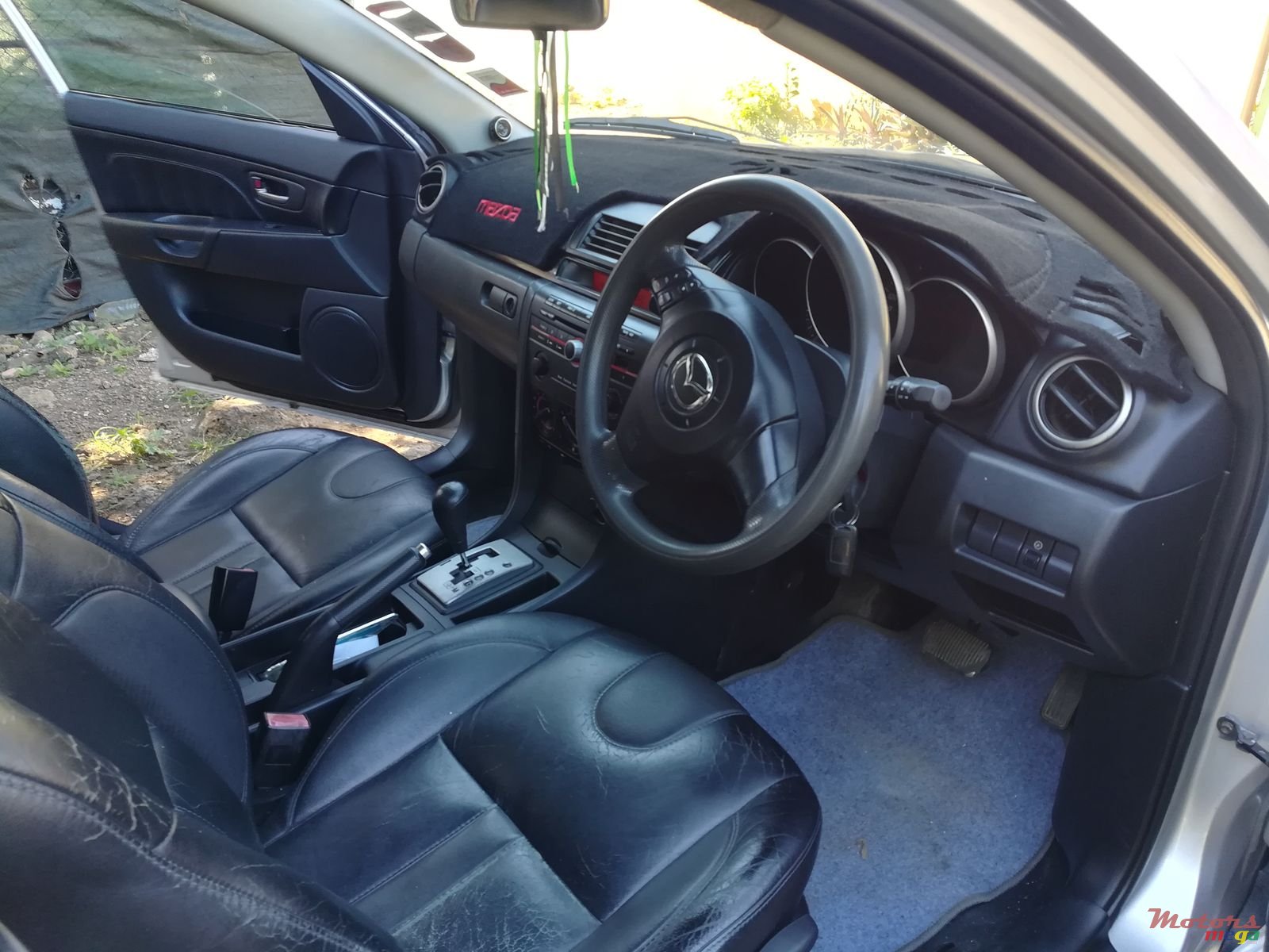 2004' Mazda 3 photo #6