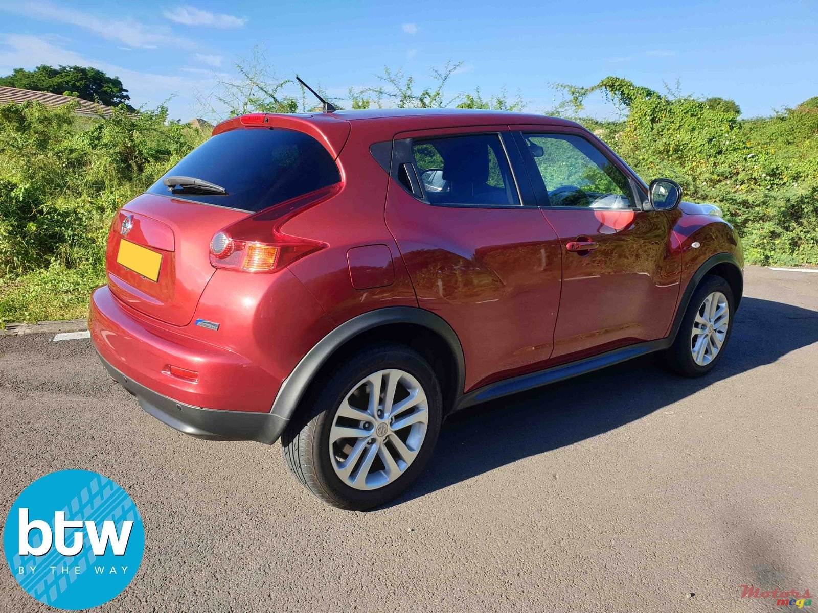 2014' Nissan Juke photo #2