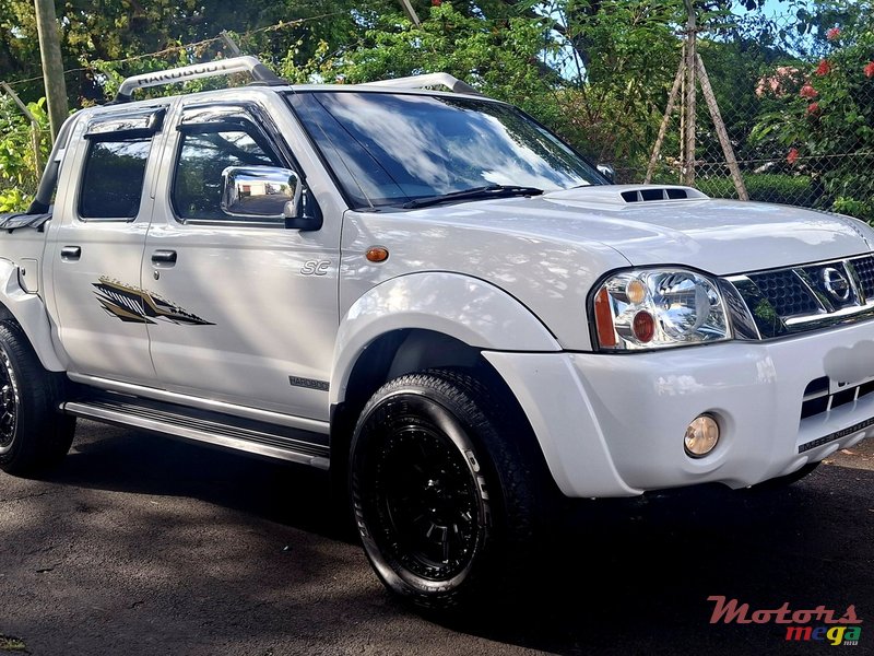 2018' Nissan Hardbody photo #2