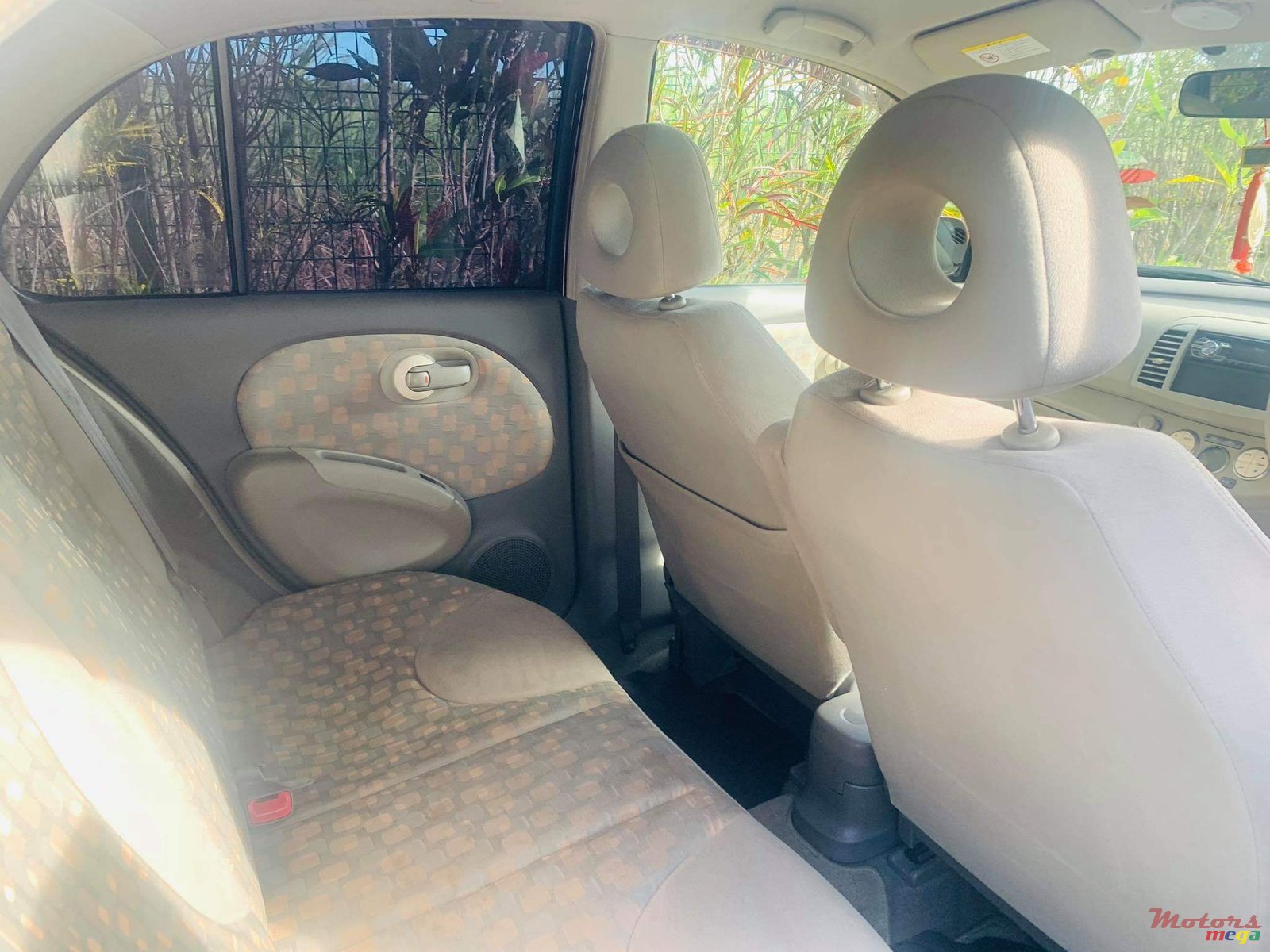 2010' Nissan March AK12 photo #3