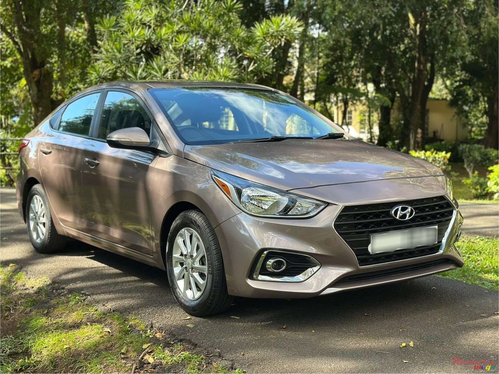 2019' Hyundai Accent photo #2