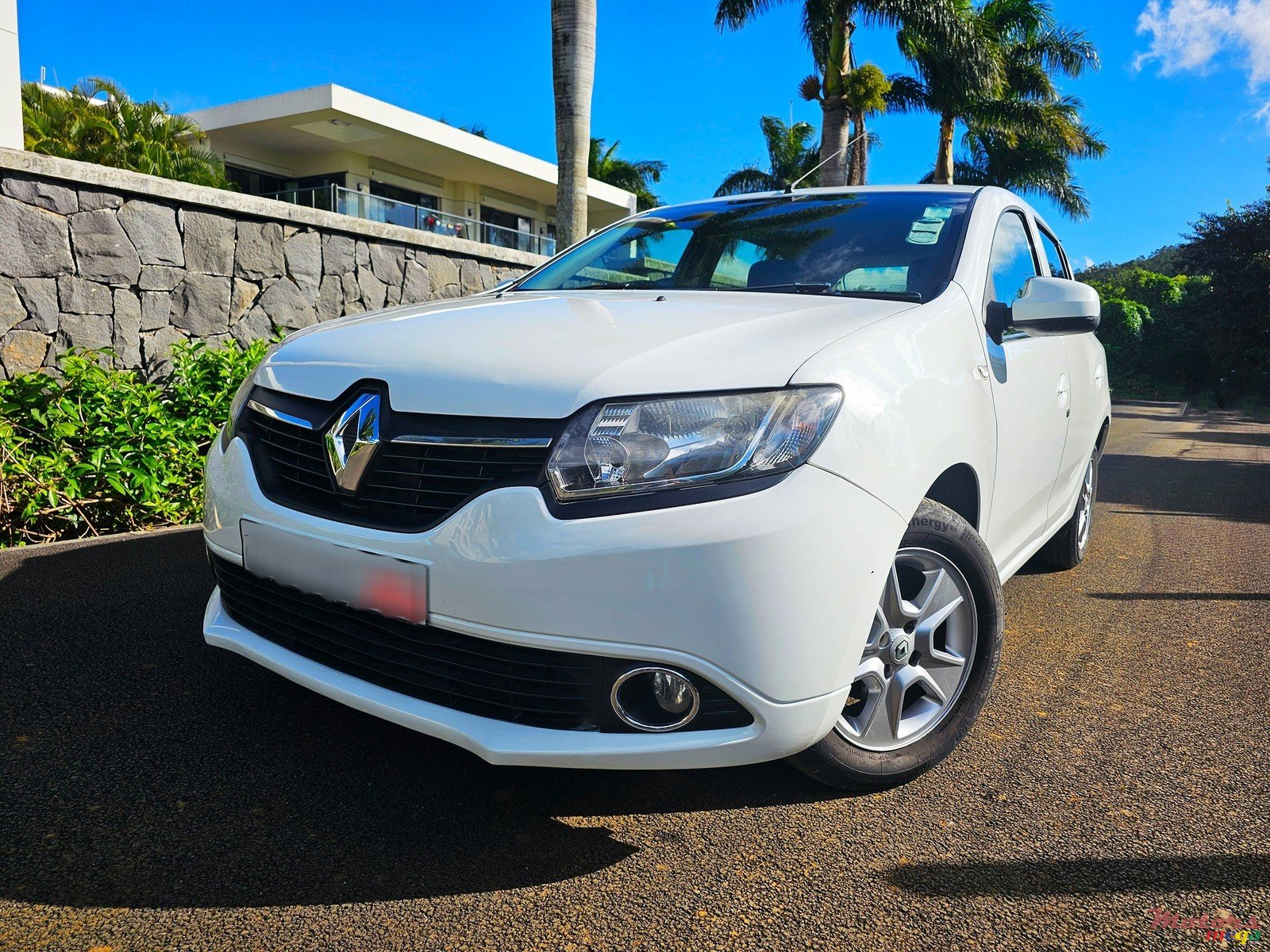 2016' Renault Sandero StepWay 0.9 Turbo photo #1