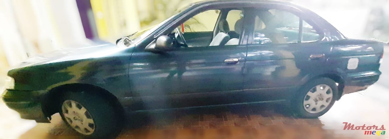 1999' Nissan Sunny SUPERSALOON photo #3