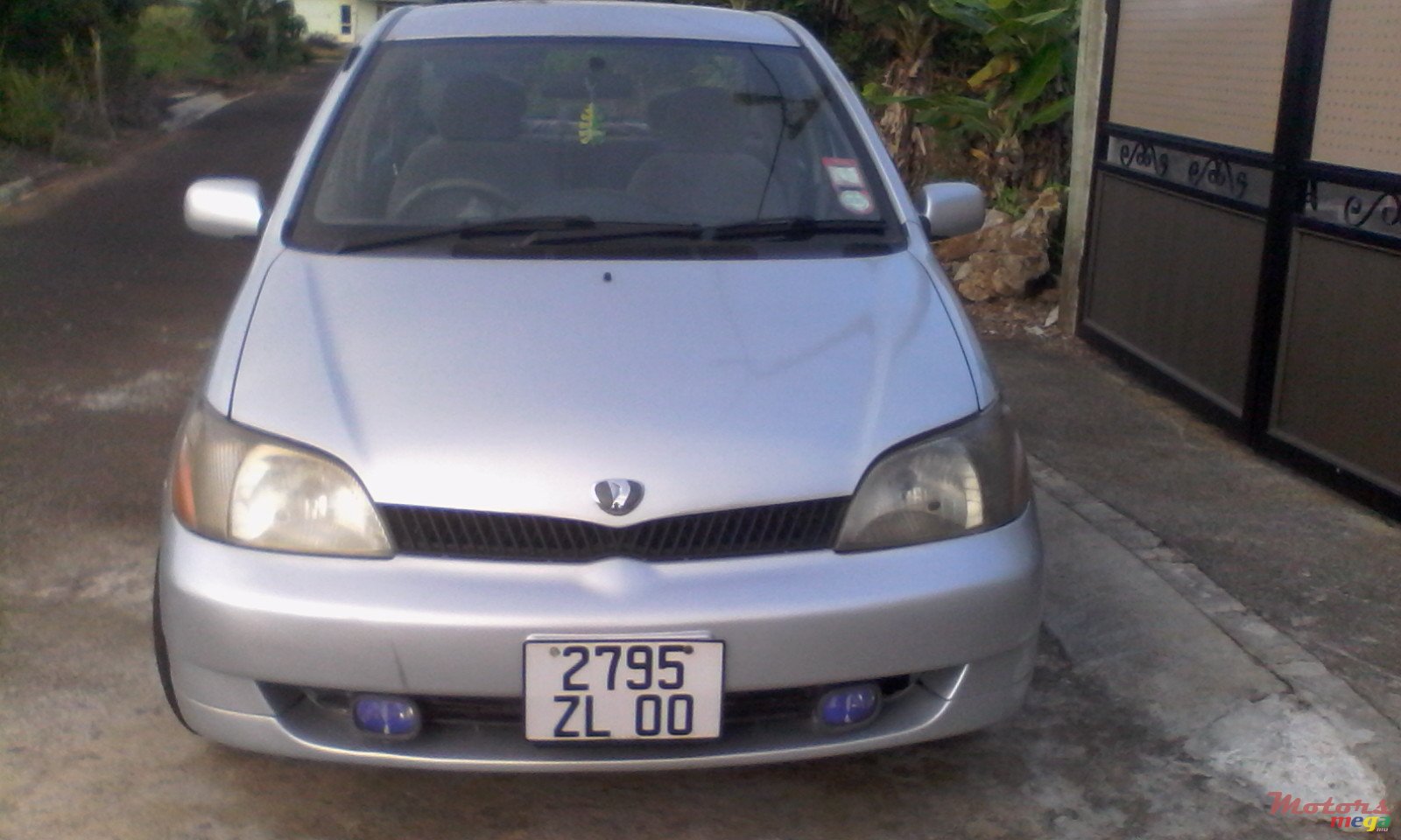 2000' Toyota photo #2