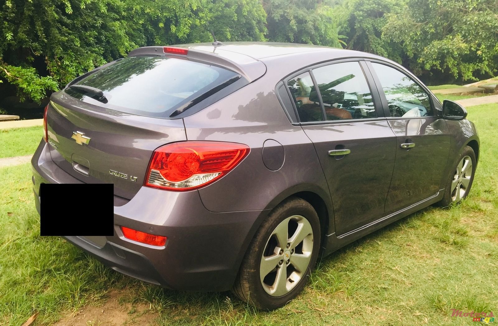 2012' Chevrolet Cruze Hatchback photo #3