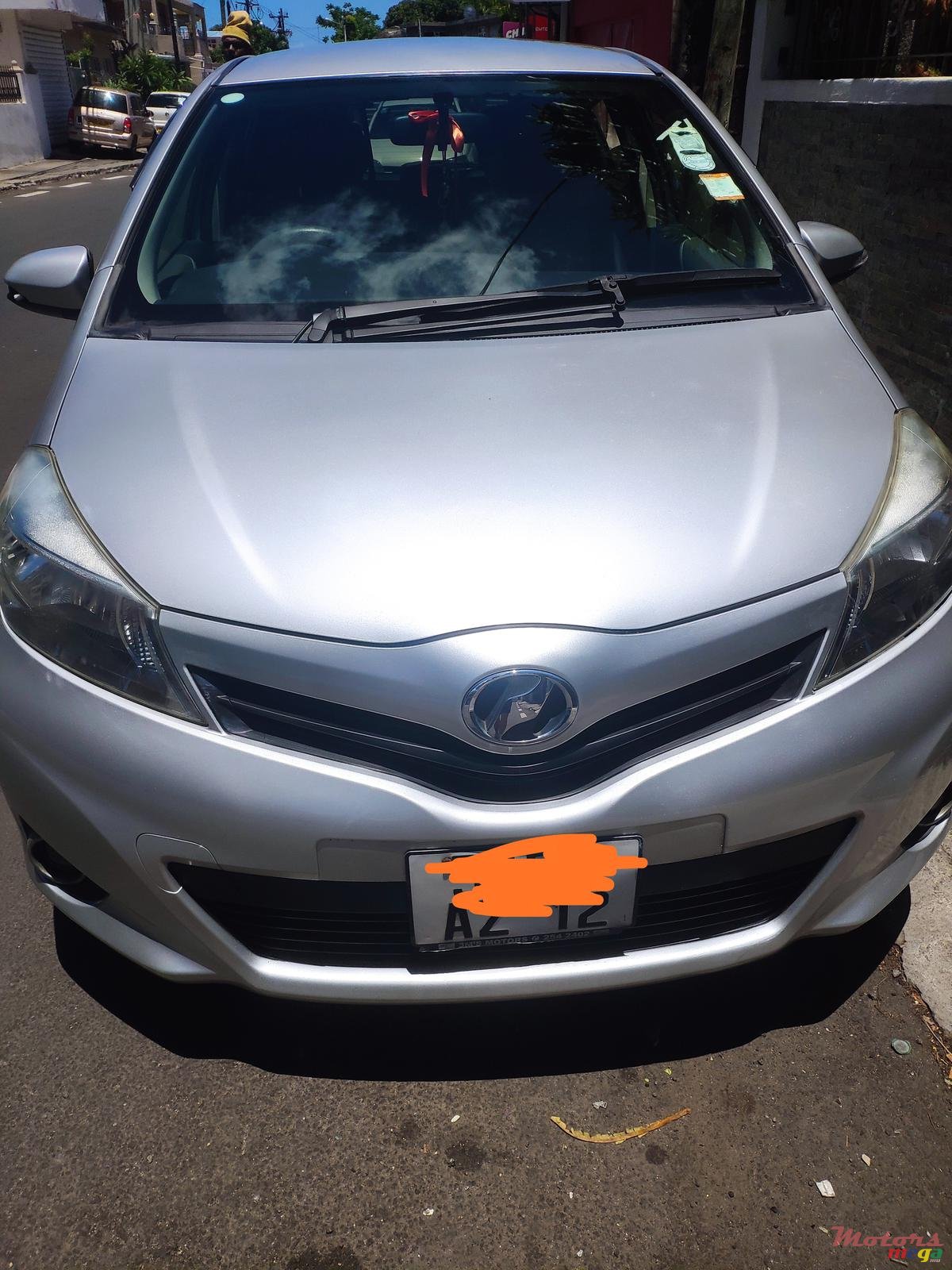 2012' Toyota Vitz photo #1