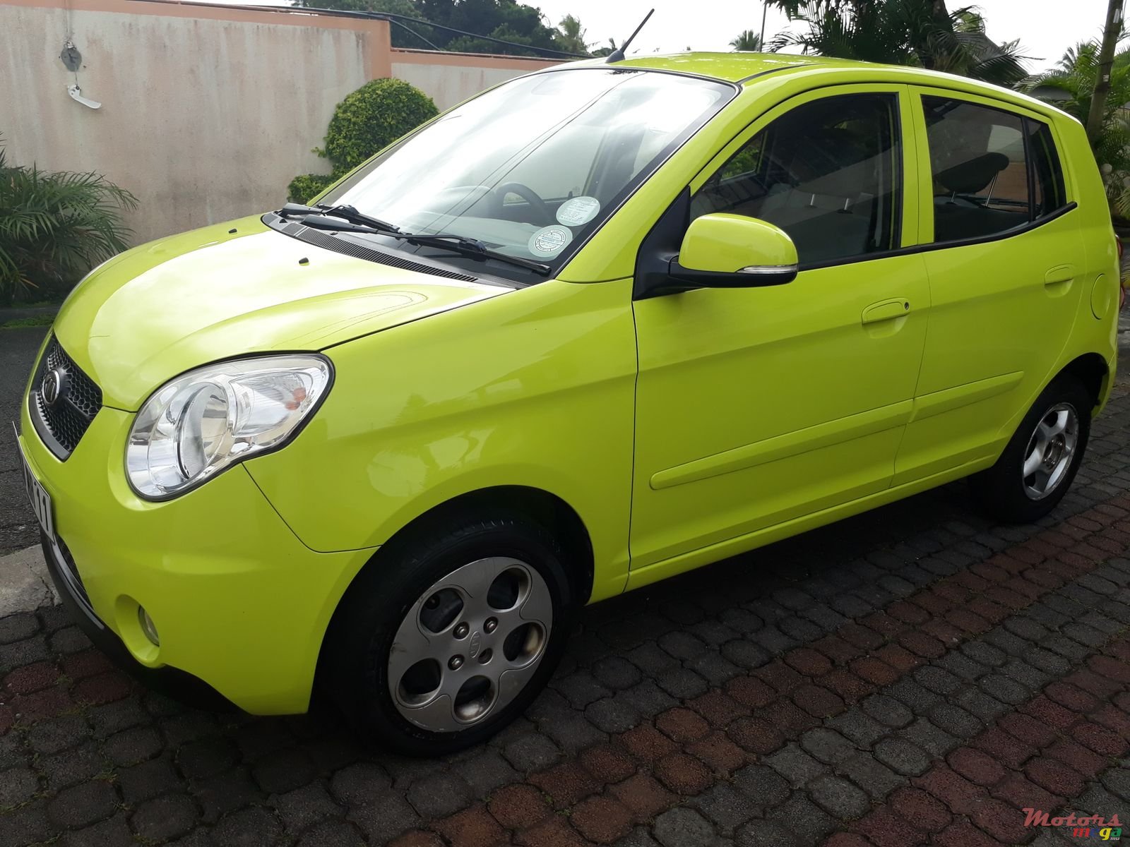 2011' Kia Picanto photo #2